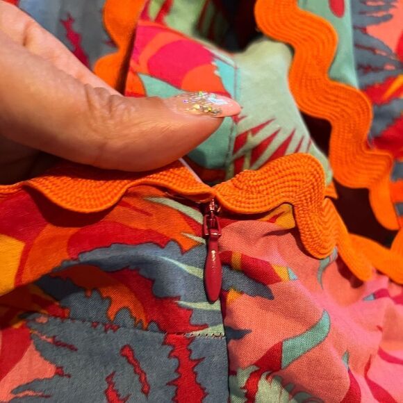 New Greylin summer top - Picture 3 of 4